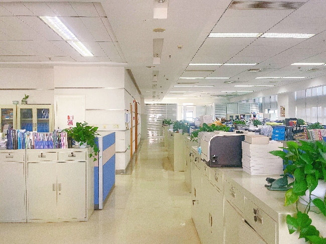 1760336445764674.jpg 办公环境(2)(1).jpg